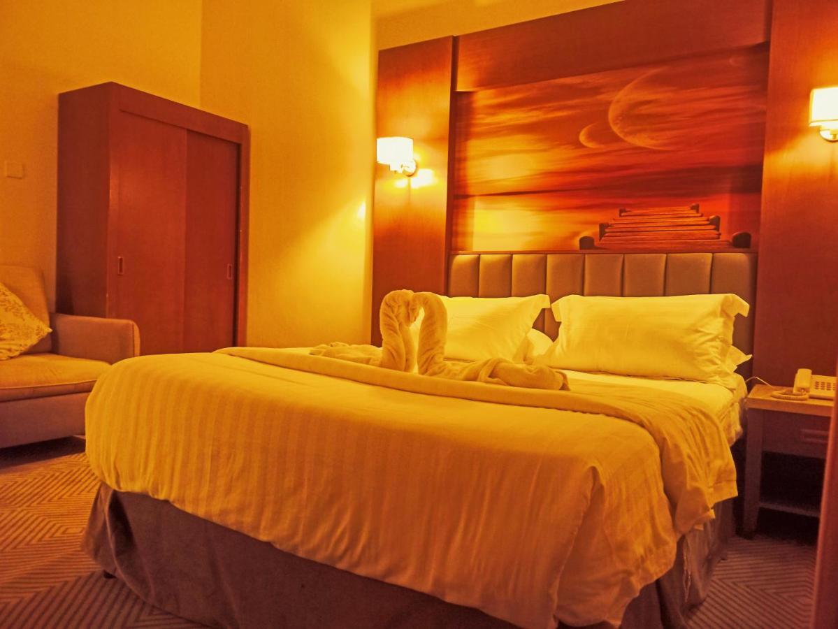 Taraf Yanbu 2 Aparthotel Exterior photo