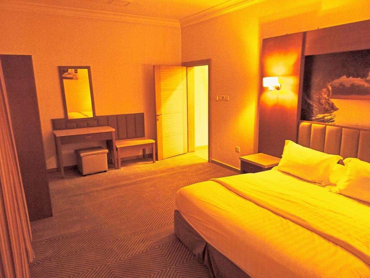 Taraf Yanbu 2 Aparthotel Exterior photo